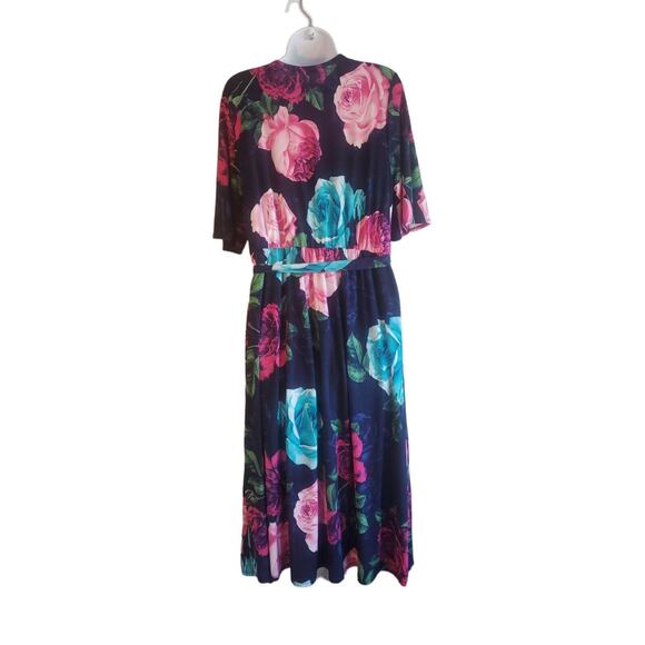 Beautiful Chris & Carol Plus 2X Faux wrap Floral Dress - Picture 2 of 4